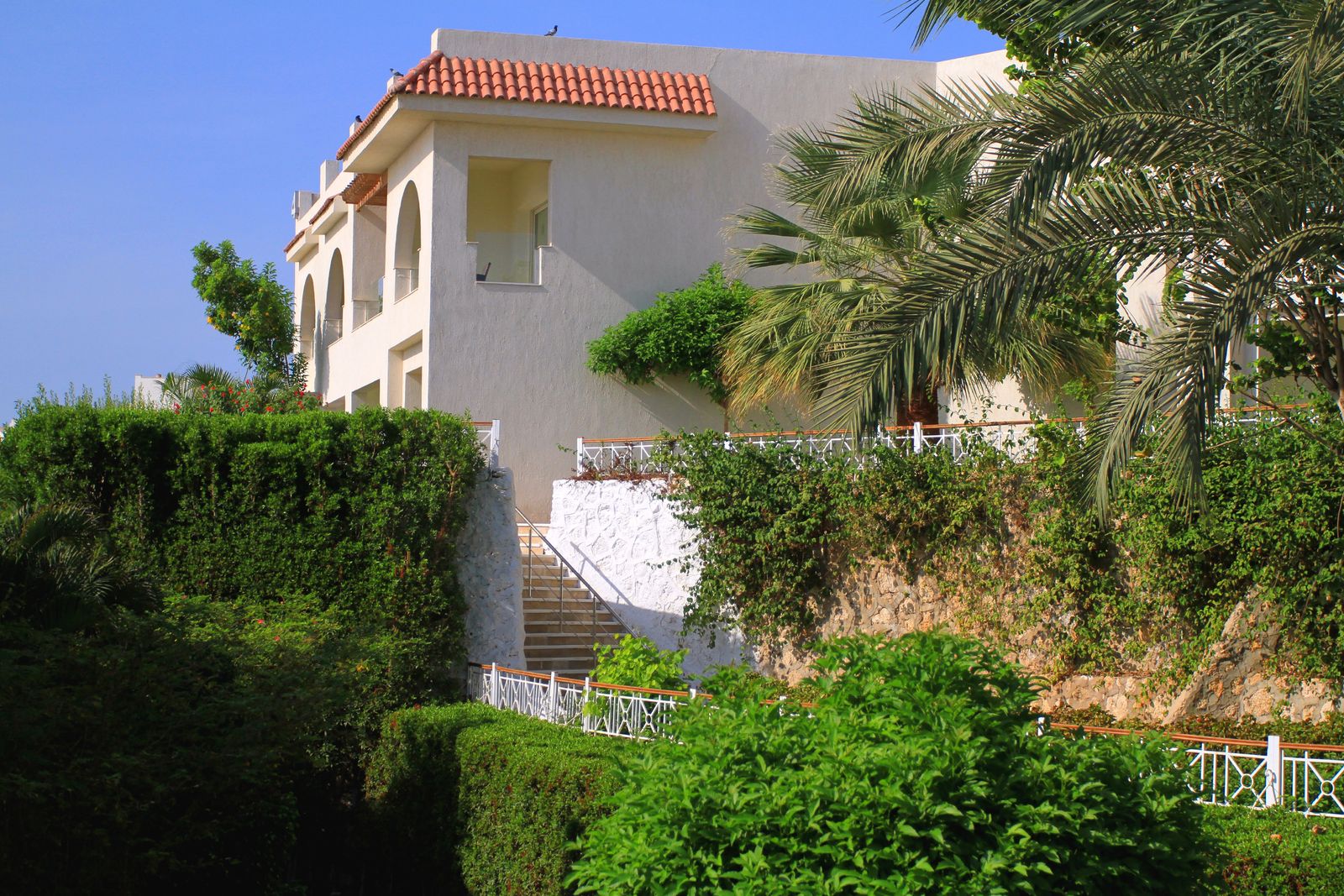 Villa Solène au crépuscule sur la Côte d’Azur